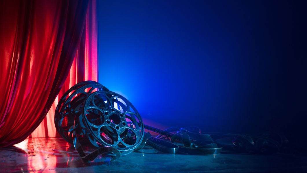 pellicola davanti a un sipario