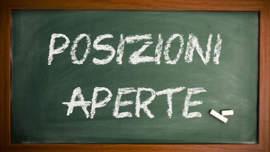 lavagna con la scritta Posizioni aperte