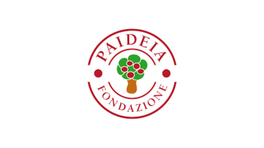 Logo con scritta circolare Fondazione Paideia e al centro disegno di un albero con frutti