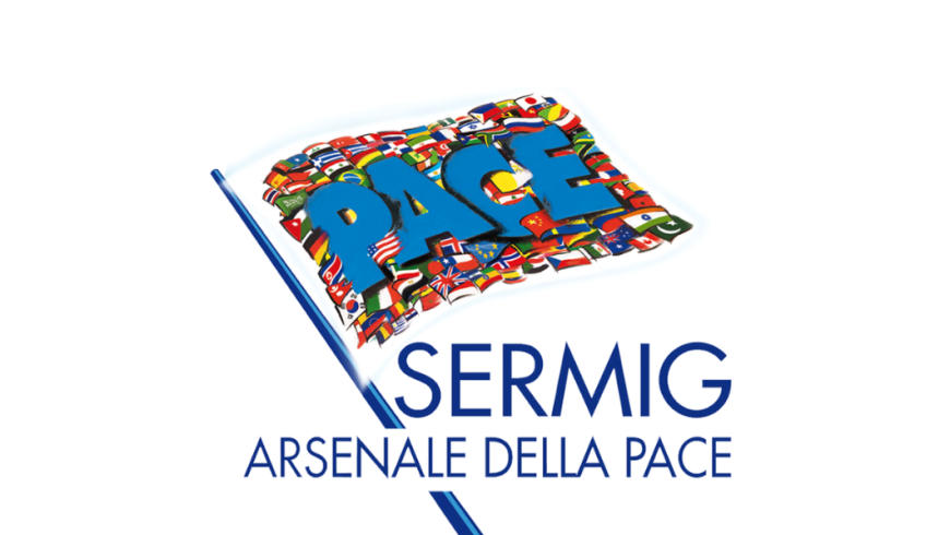 Bandiera della pace con scritta Sermig Arsenale della pace