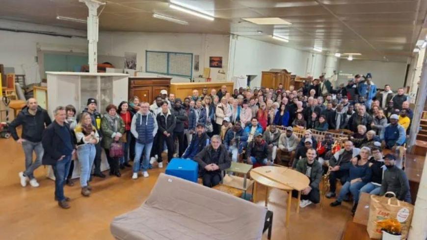 Giovani e meno giovani nella Emmaus Centre Alsace