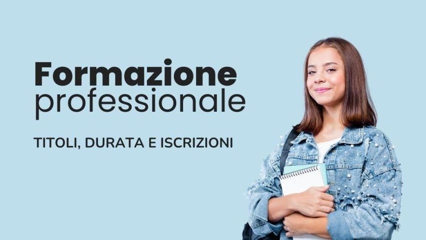 ragazza con block notes tra le mani