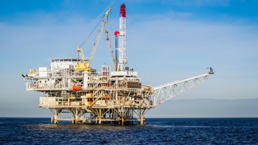 piattaforma estrattiva nel mare