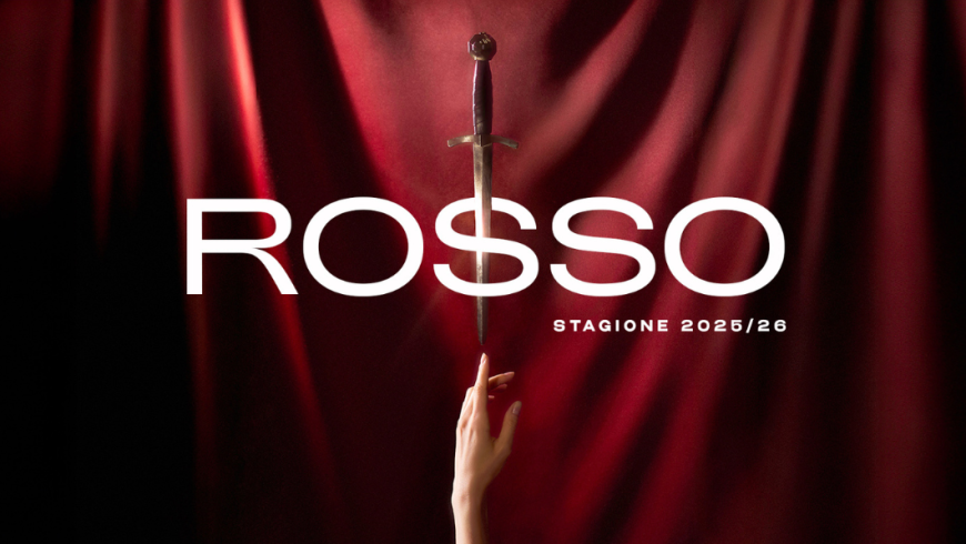Scritta ROSSO Stagione 2025/2026 mano e coltello