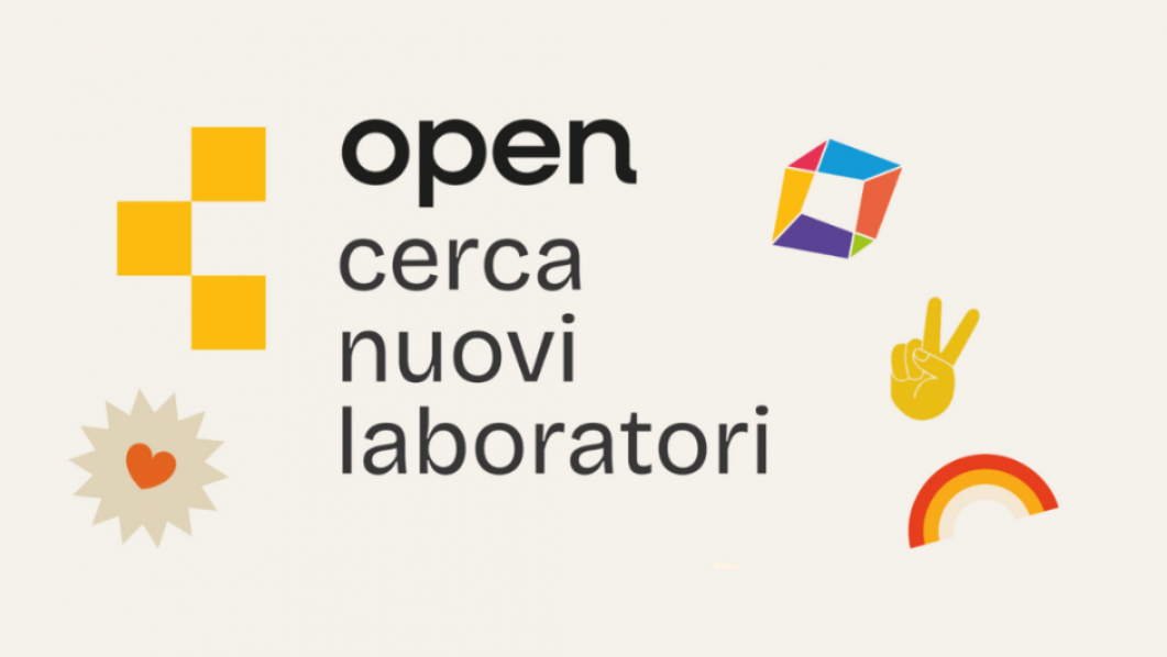 scritta Open cerca nuovi laboratori con immagini di arcobaleno, cubo colorato, fiore